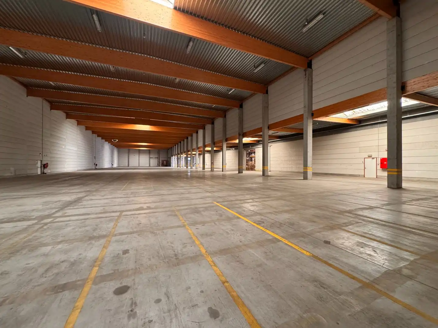 Logistiek magazijn (4.025 m²) op amper 2 min. van de A10 foto 5