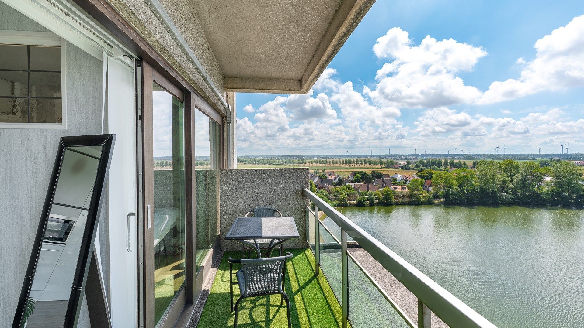 Vernieuwd appartement met mooi zonneterras te Knokke-Heist foto {{pictureIndex}}
