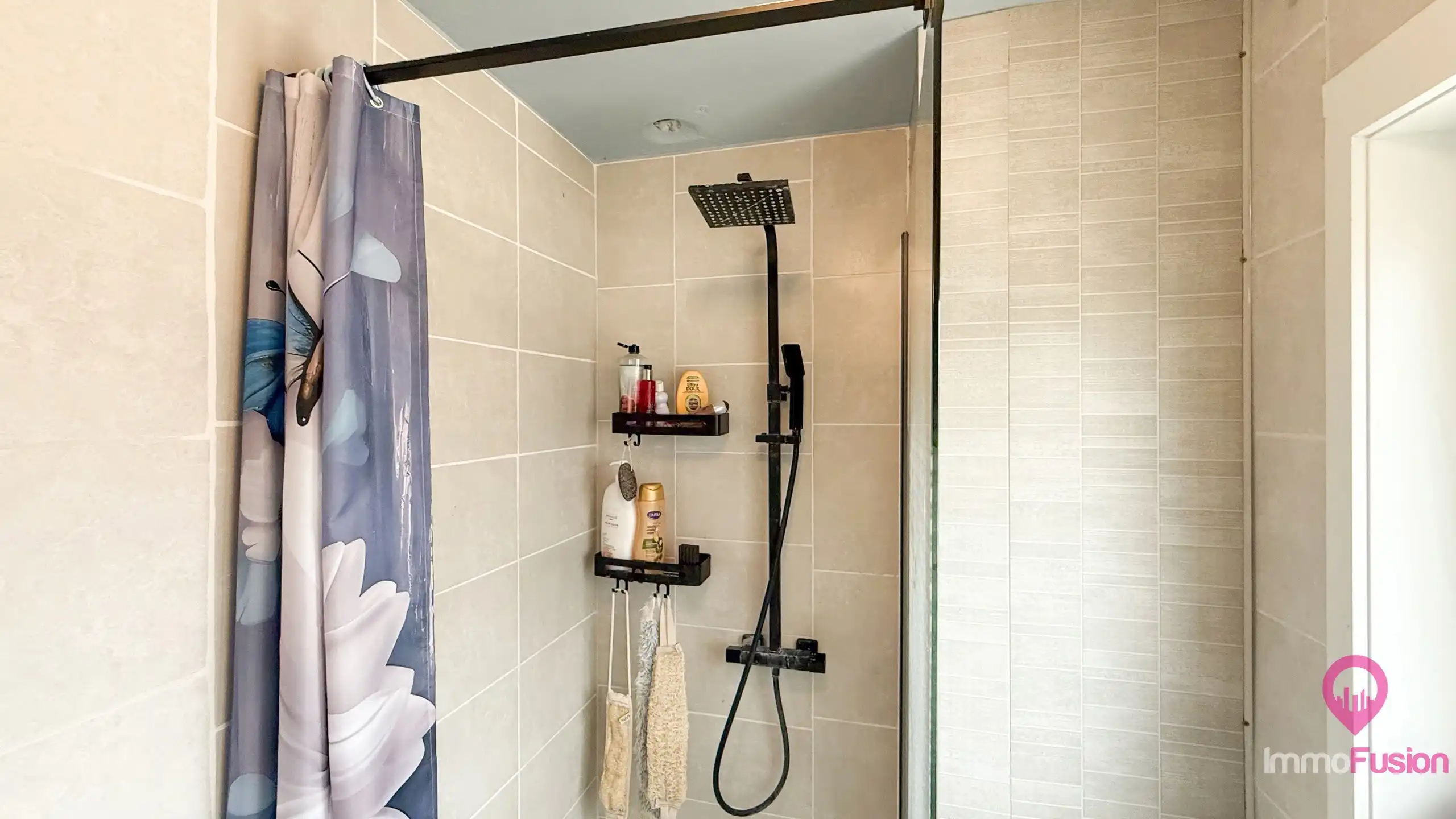 Instapklare woning met grote tuin dichtbij autostrade! foto 28