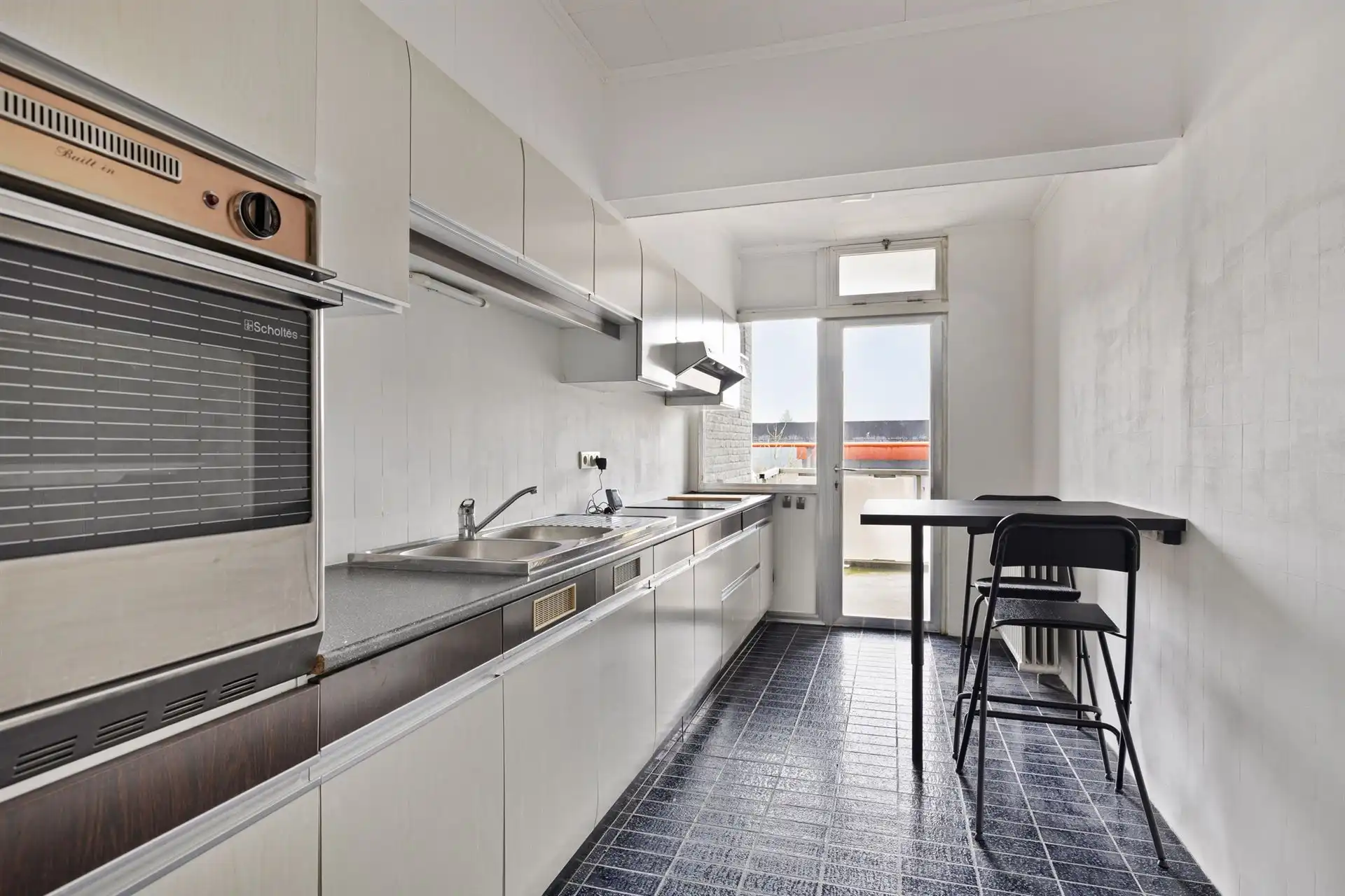 Appartement op 1ste verdieping met 2 slaapkamers en garage. foto 5