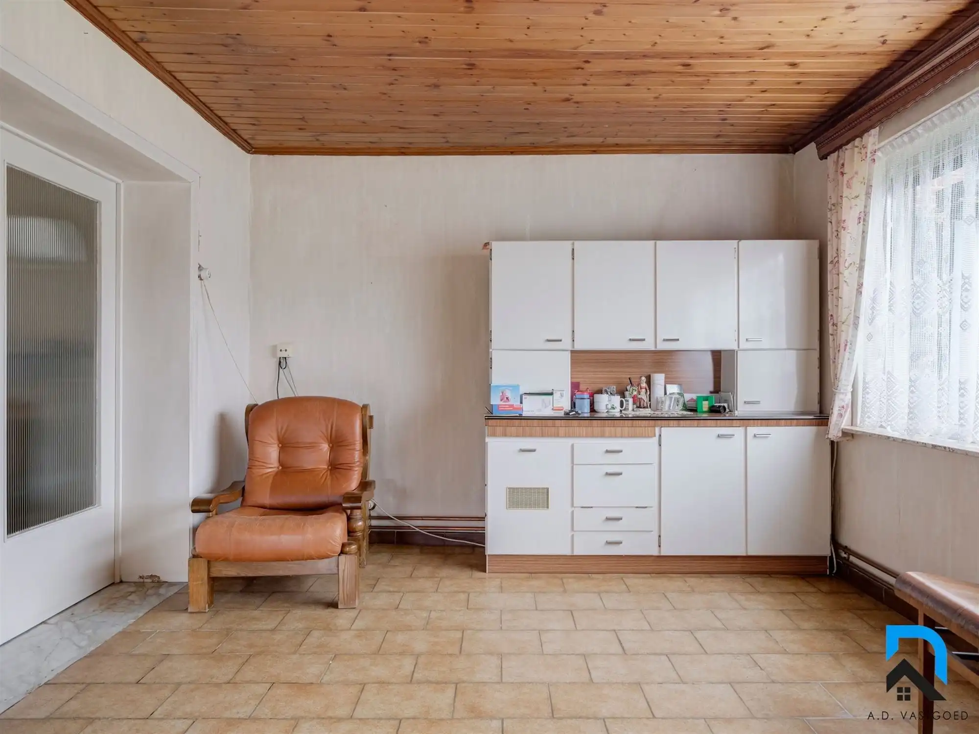 Te renoveren woning met grote tuin in Zwartberg foto 9