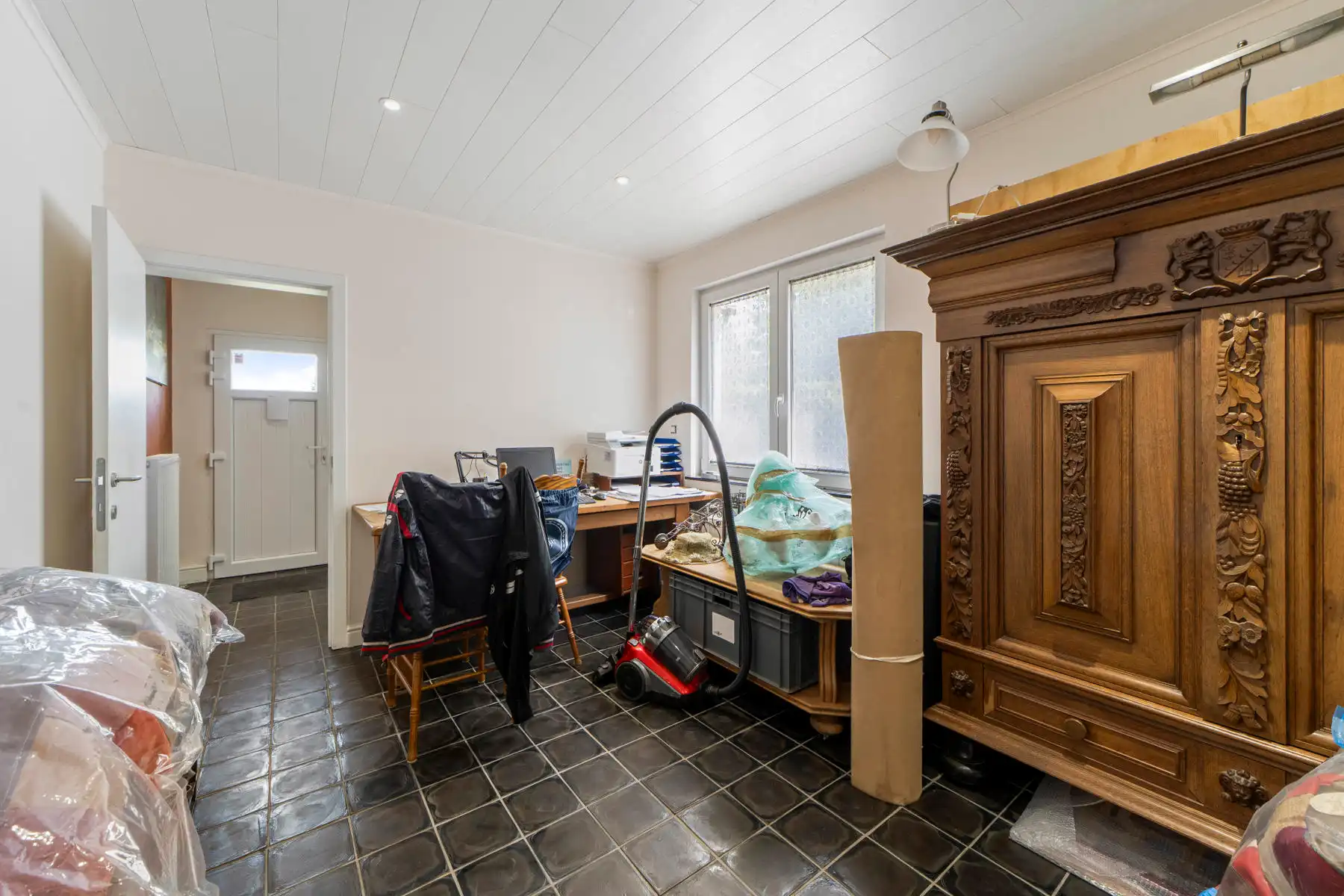 Stijlvolle, instapklare woning met moderne afwerking en gezellige tuin in Genk foto 18