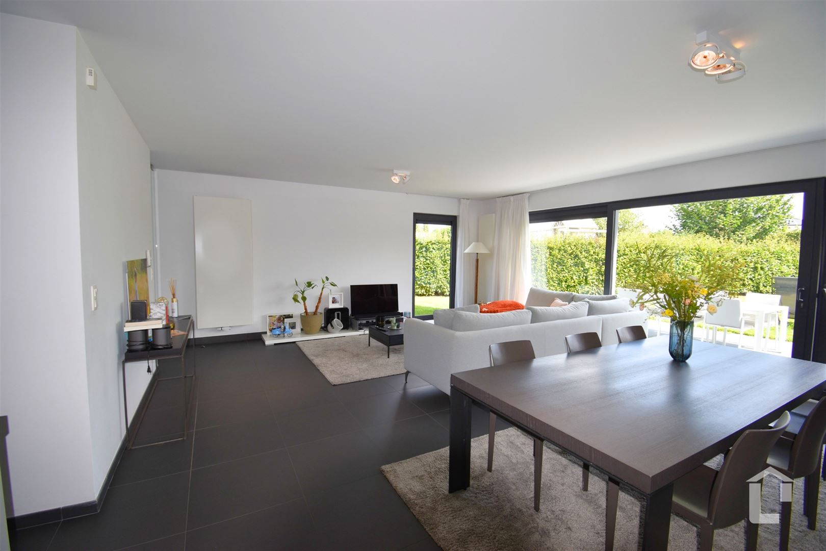 Lichtrijke moderne woning in rustige woonwijk te Eke foto 4