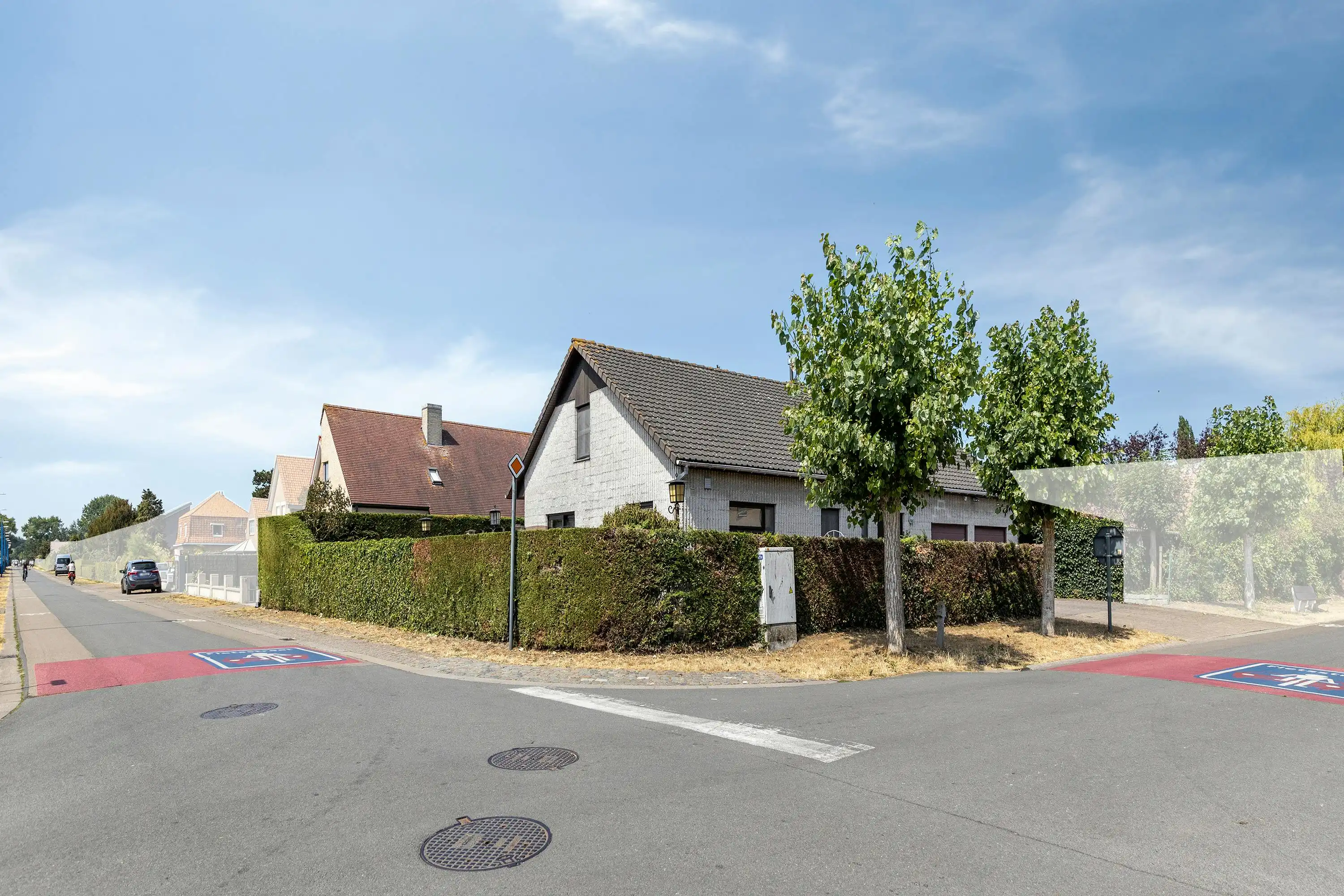 Ruime instapklare woning met 3 slaapkamers te koop in Oostduinkerke! foto 2