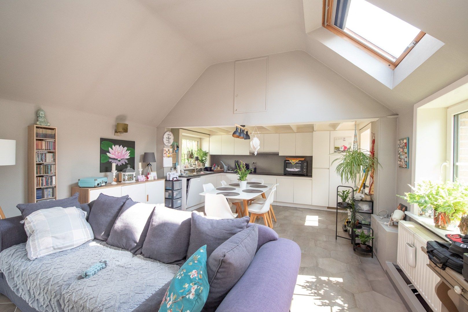 Charmante bungalow op mooi perceel van 500m² te koop te Zulte foto 3