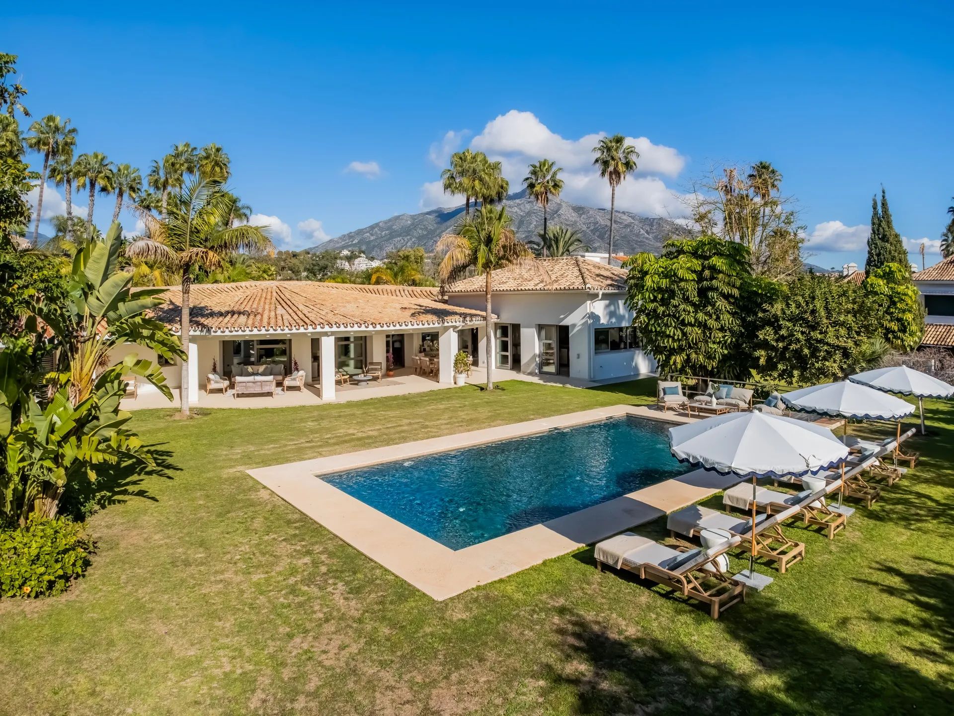 ()=>{if(producerUpdateValueVersion(node),producerAccessed(node),node.value===ERRORED)throw node.error;return node.value} Villa Palm Springs - 29600 Nueva Andalucia