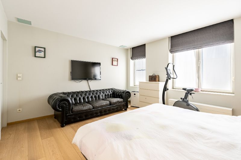 Architecturaal ingerichte woning met hoogwaardige afwerking. foto 10