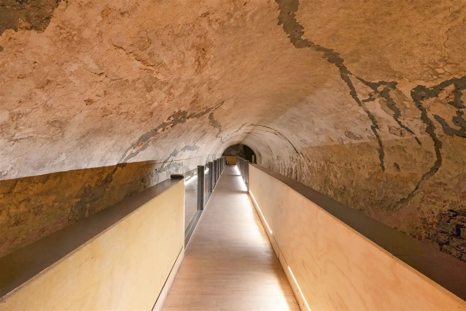 Authentieke handelsruimte van 400 m² in centrum Gent! foto 8