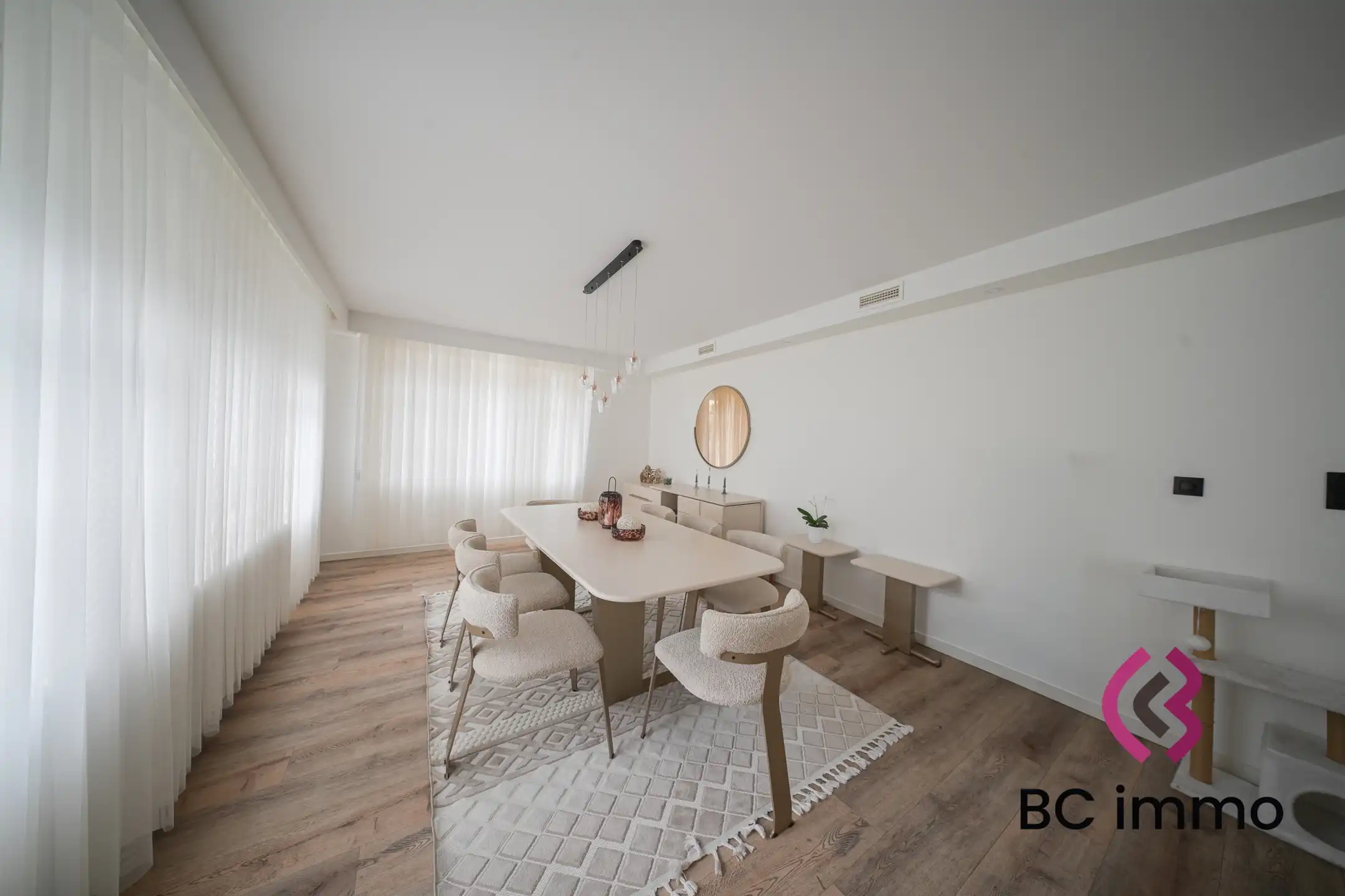 Statige villa met 5 slaapkamers op ruim hoekperceel en uitstekende zichtlocatie in Genk foto 27