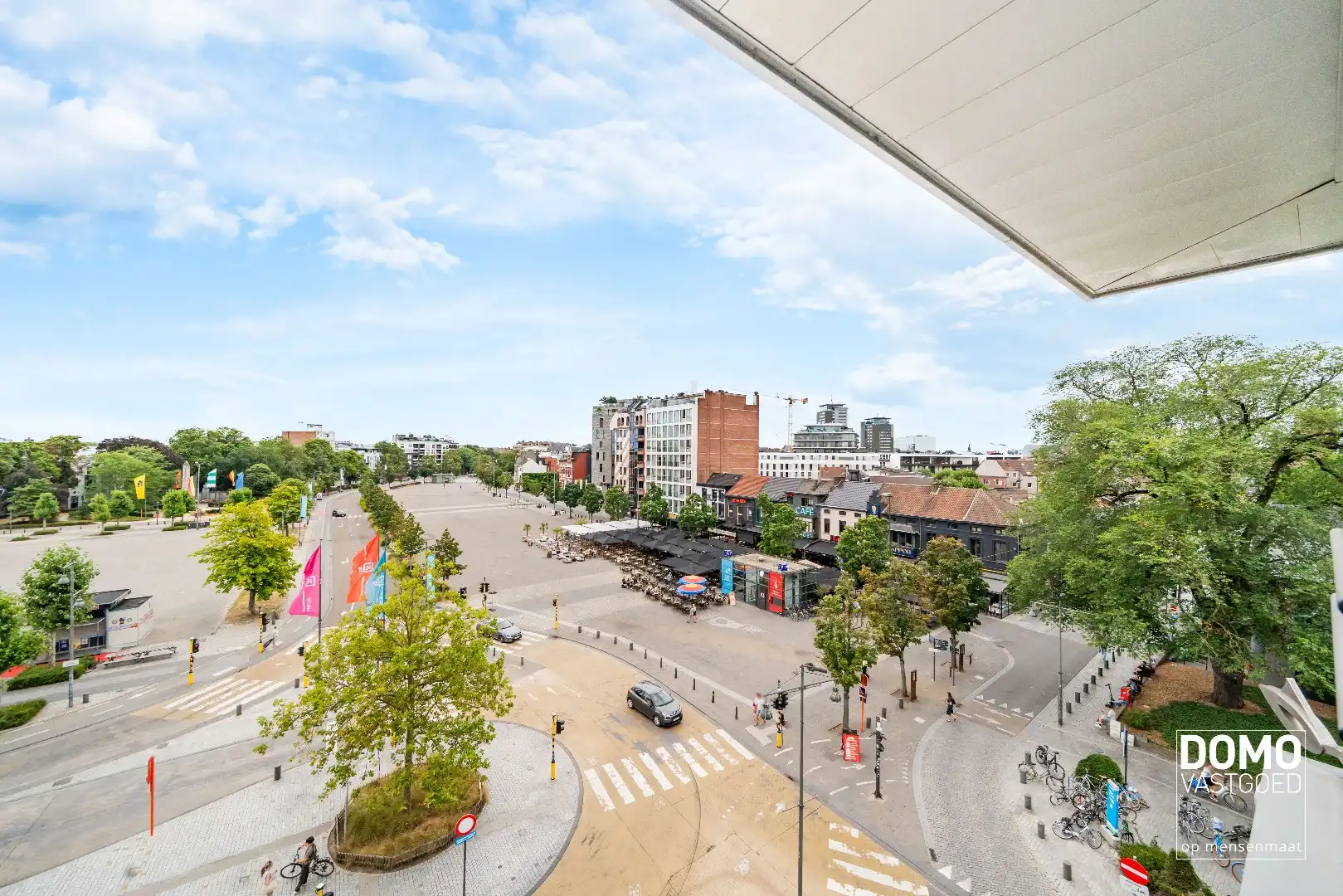 Stijlvol wonen in hartje Hasselt met een uniek uitzicht over het Kolonel Dusartplein foto 21