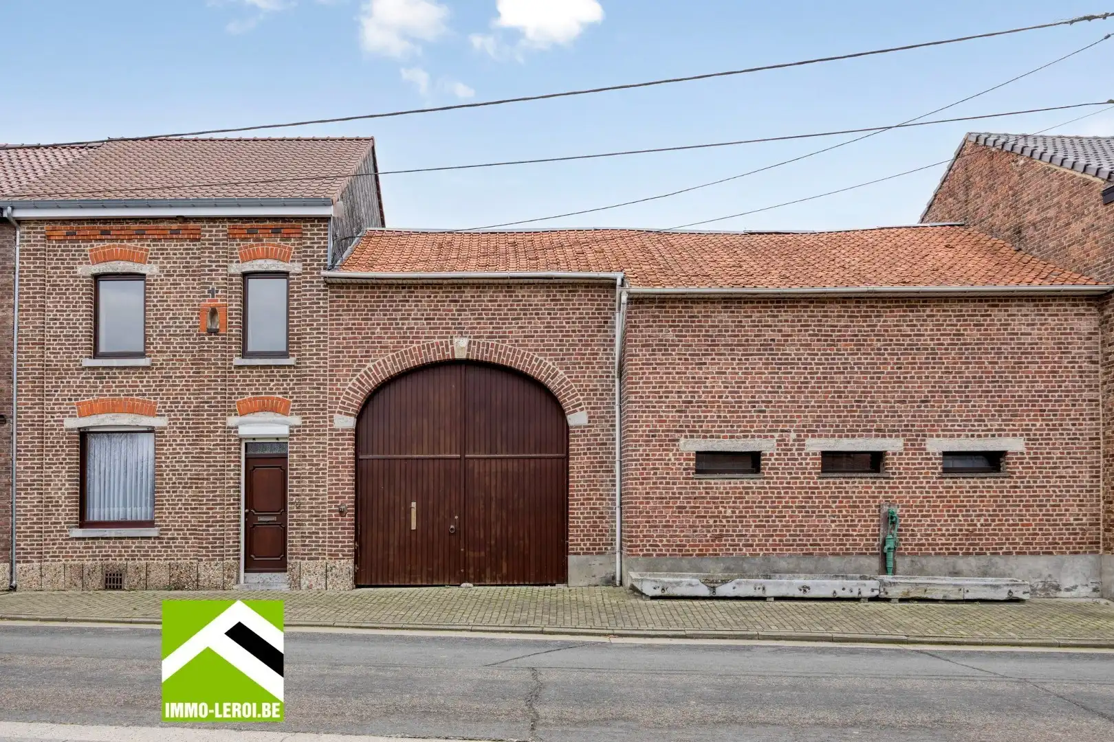 Hoofdfoto van de publicatie: Hoeve met binnenkoer, stallen en tuin - landelijke dorpsligging te Tongeren-Nerem