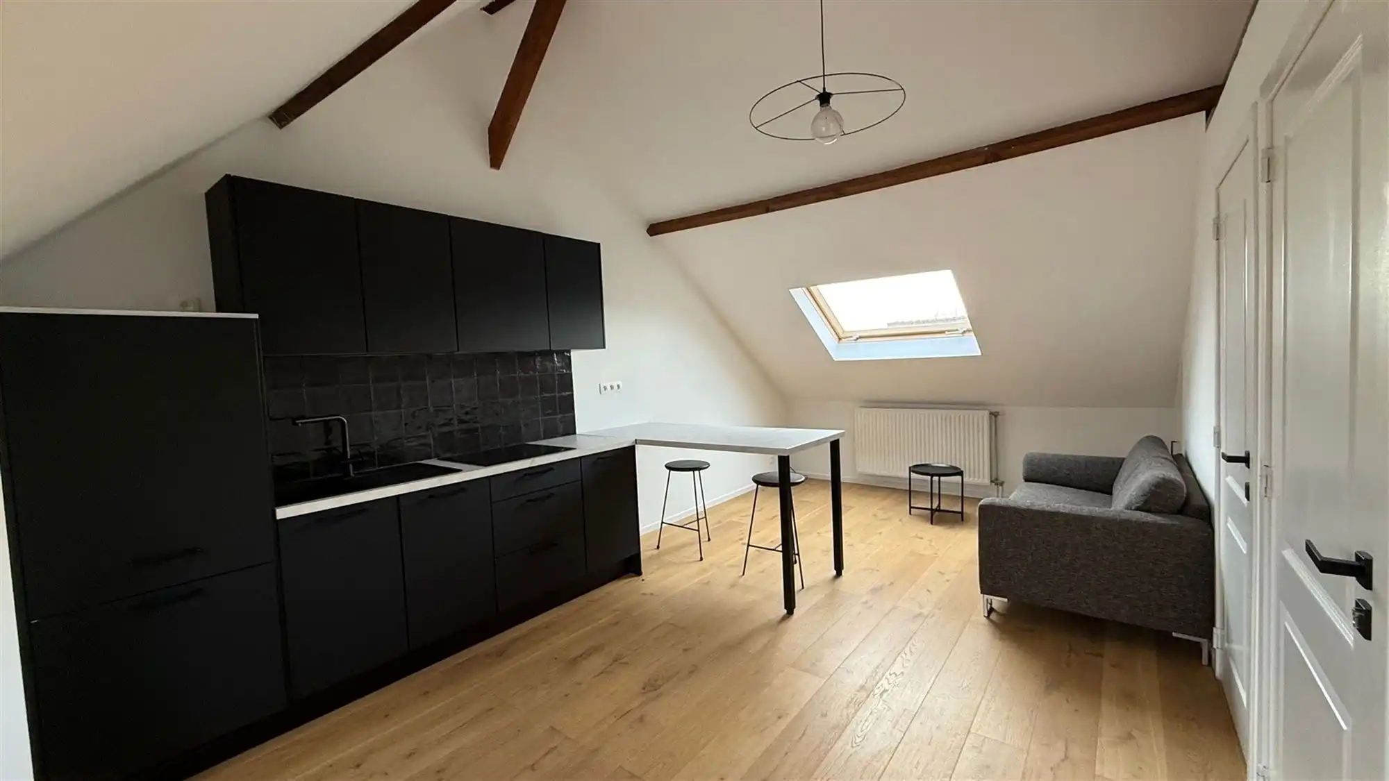 Gerenoveerde studio op toplocatie foto 3