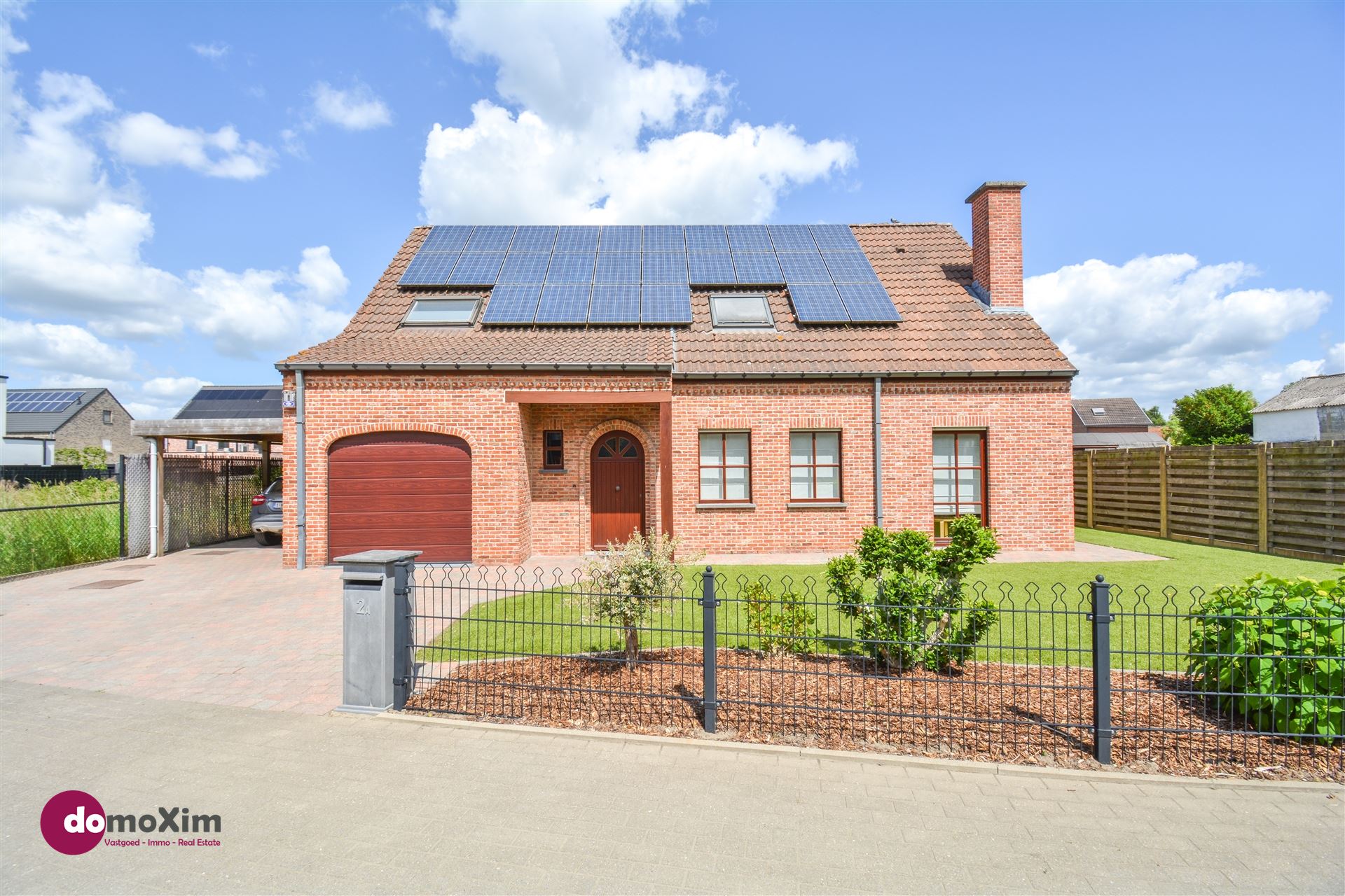 Karaktervolle villa met zwembad en prachtige tuin in Hever foto {{pictureIndex}}