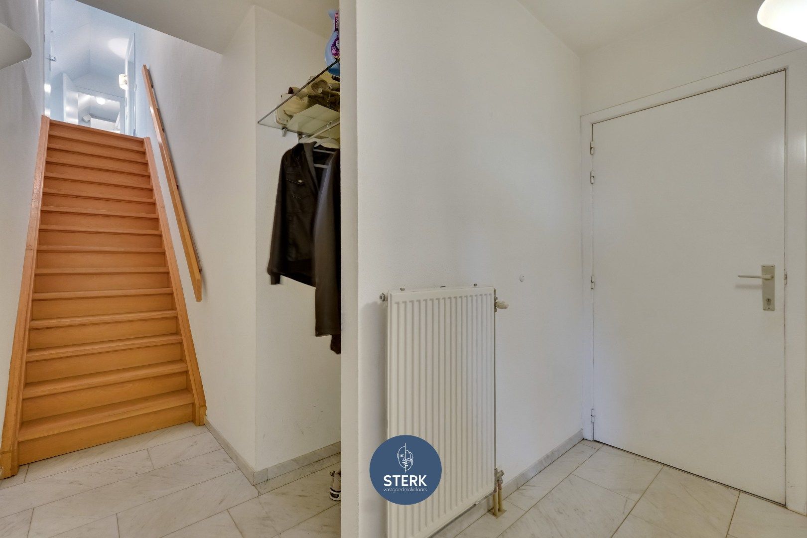 VERHUURD DUPLEX-APPARTEMENT OP EEN GUNSTIGE LOCATIE IN CENTRUM LANAKEN ! foto 5