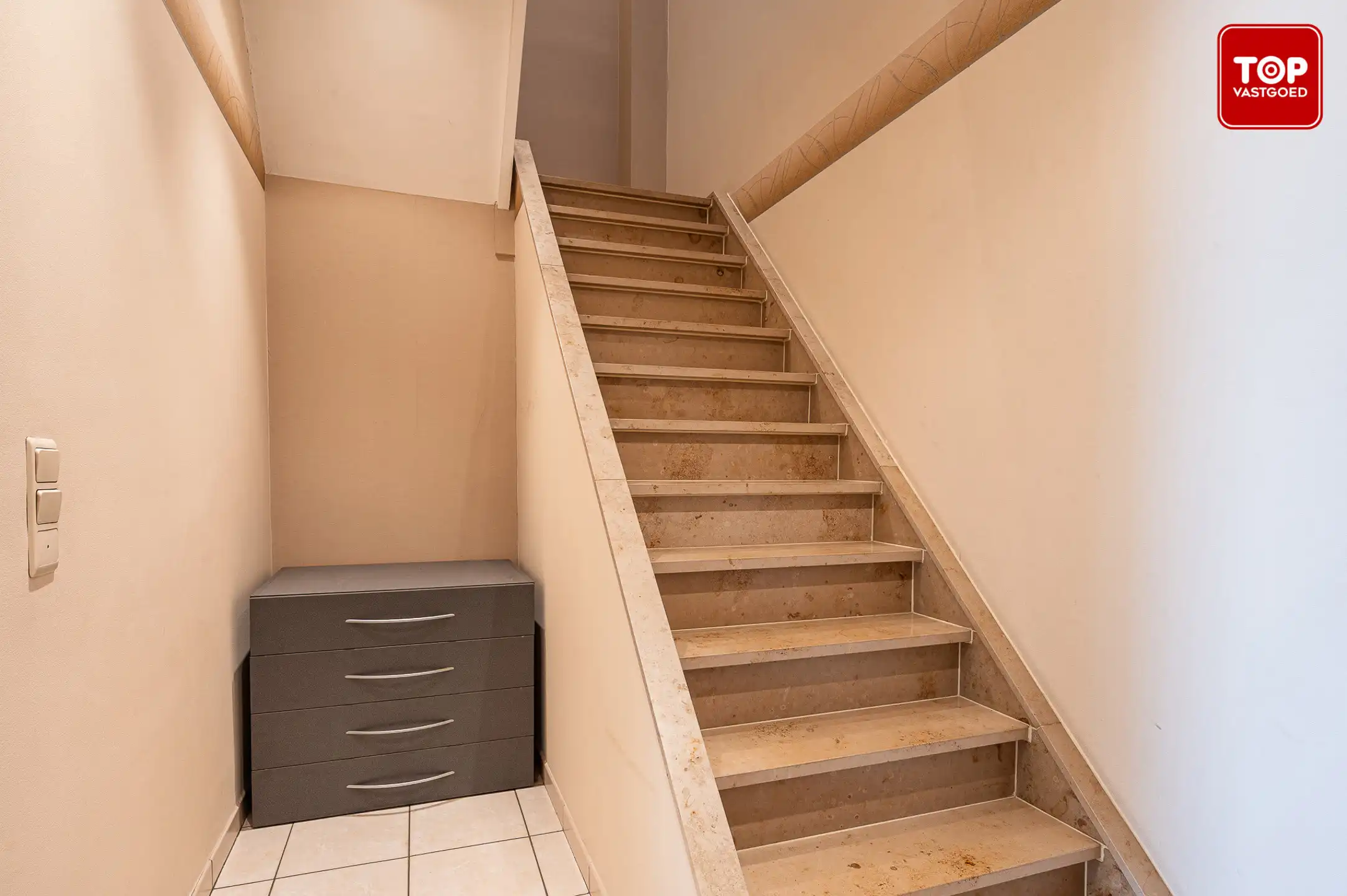 Zeer groot duplex appartement met garage. foto 3