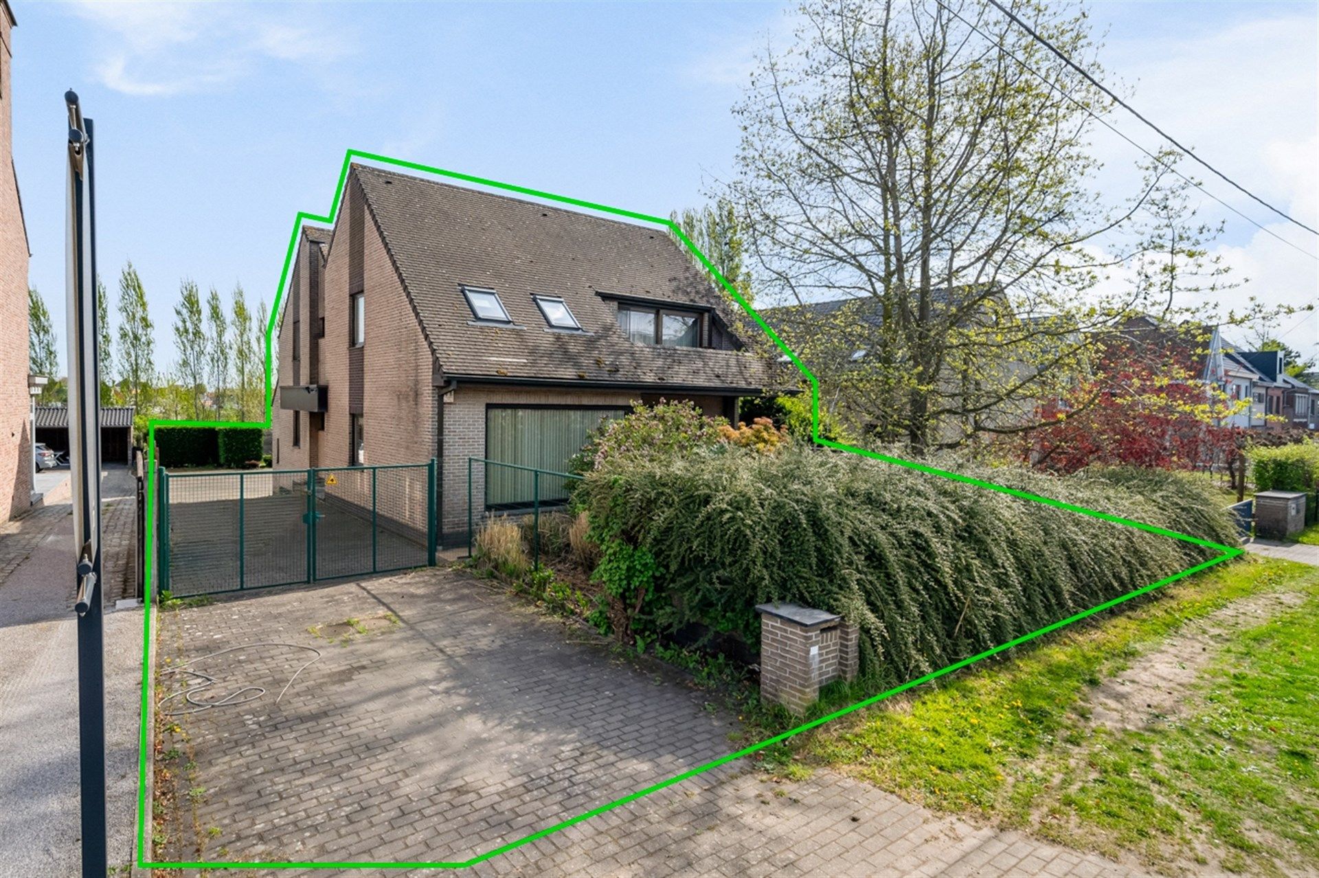 Ruime open bebouwing gelegen op verbindingsweg tussen Lede en Aalst foto 1