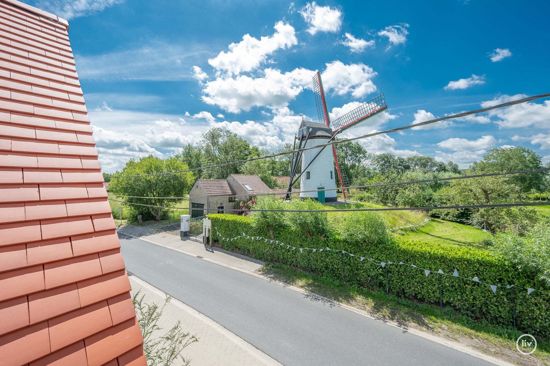 Uitzonderlijke en exclusieve nieuwbouwwoning gelegen op een idyllische ligging met een ongeziene afwerkingsgraad.  foto 1