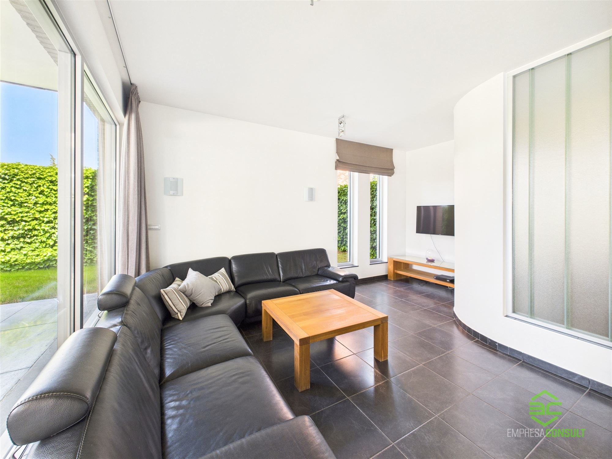 Prachtige villa met 4 slpk op een rustige locatie! foto 7