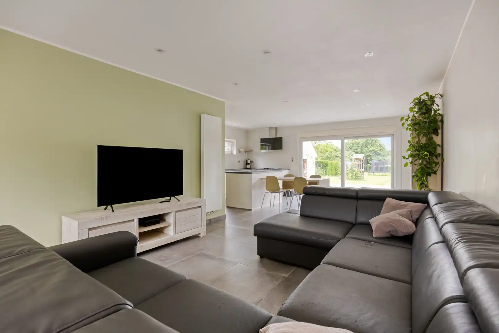 Goed en rustig gelegen gerenoveerde woning met 3 slaapkamers te Halle foto 4