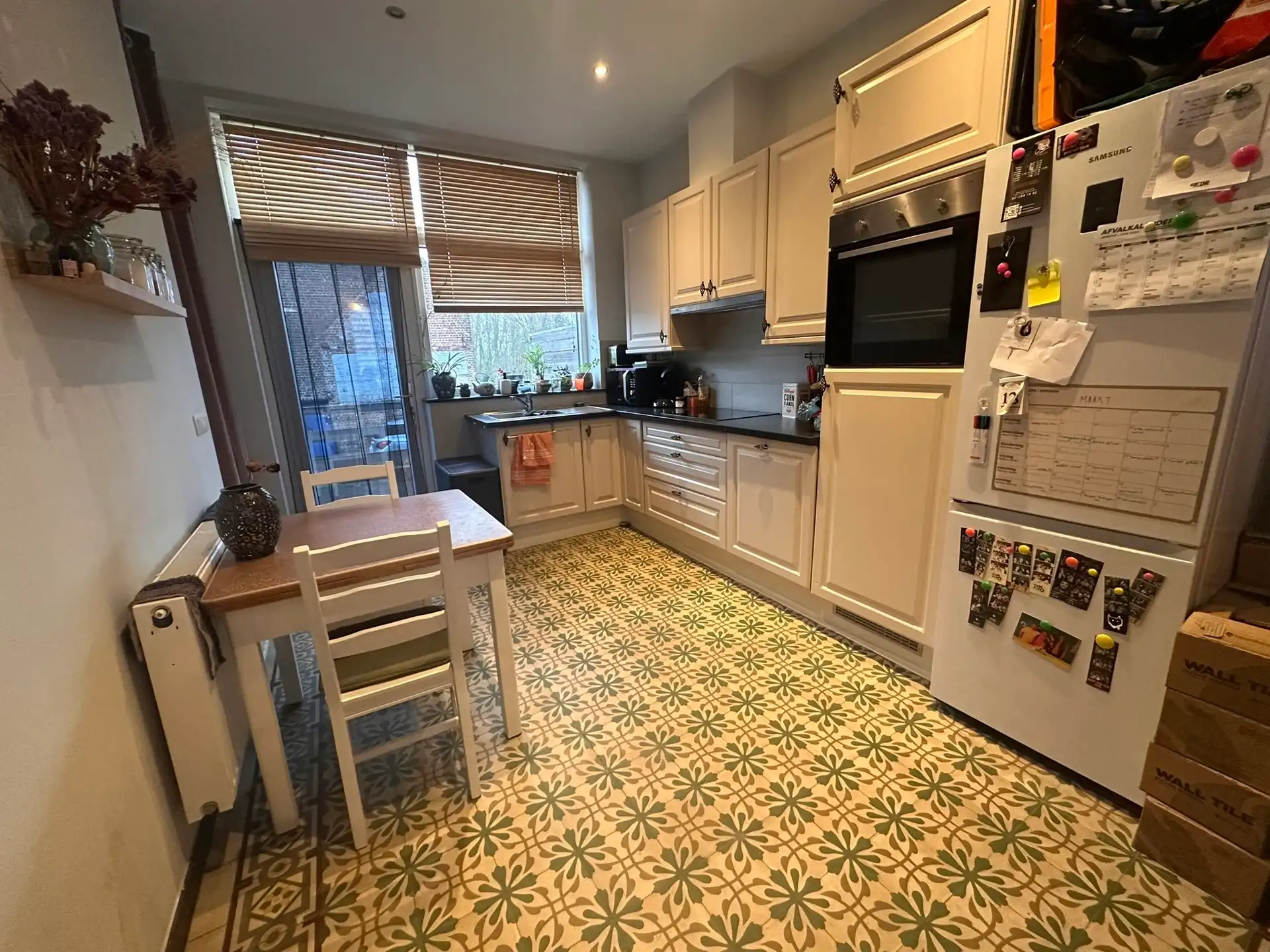 WONING MET 3 SLPK, TERRAS, TUINTJE EN 2 AUTOSTAANPLAATSEN foto 3