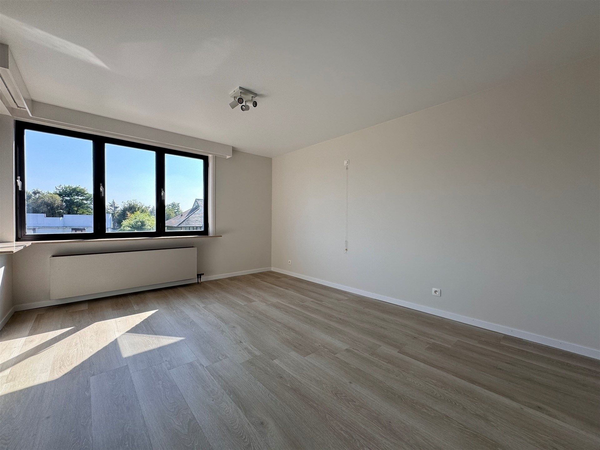 Gerenoveerd ruim appartement met tuin en garage gelegen in de wijk “Het Westveld”. foto 17