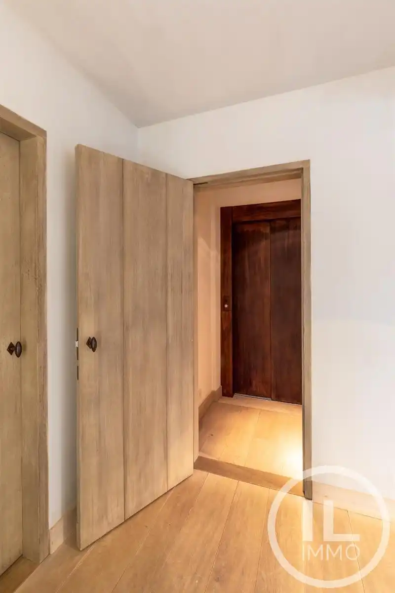 Schitterend domein van 7,7 ha met prachtige villa, zwembad, guesthouse, ruime schuur en uitgebreide paardenfaciliteiten. foto 15