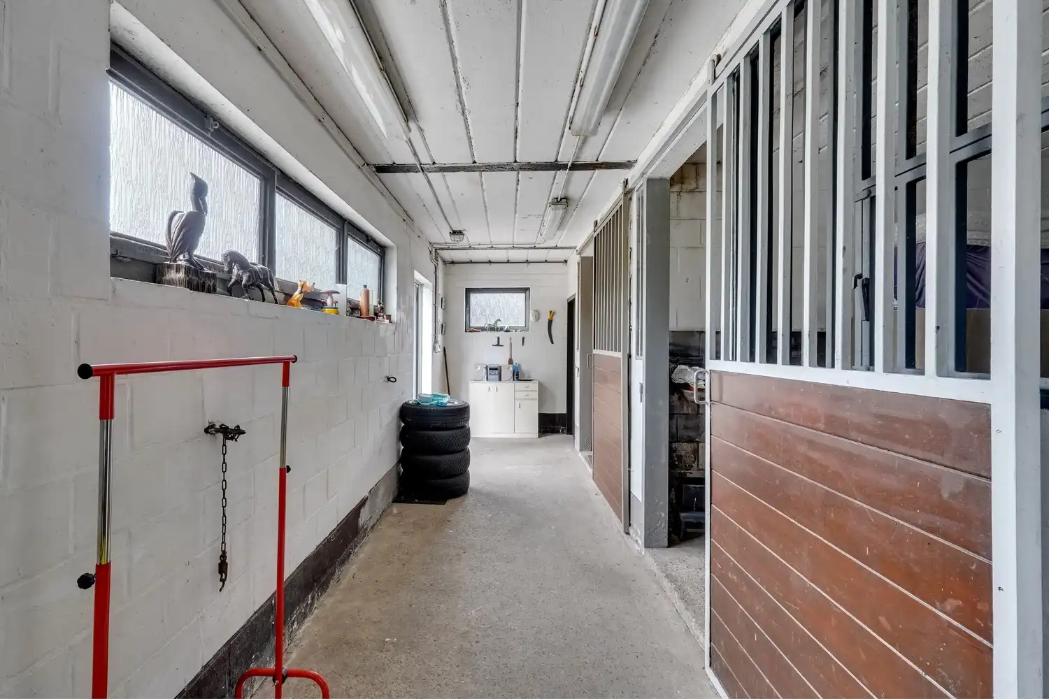 Karaktervol landhuis op 13a62ca, met polyvalente (bedrijfs)hal foto 33