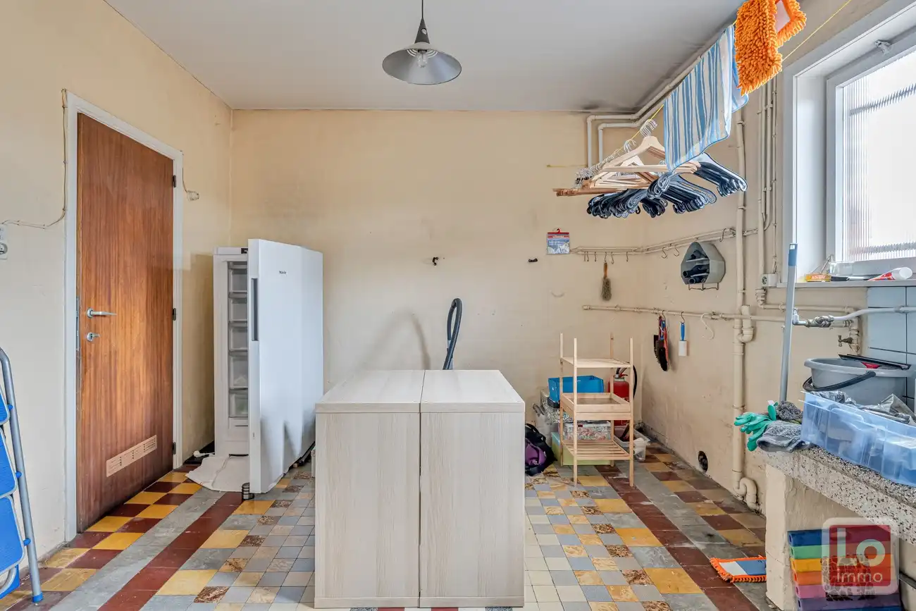 Charmante te renoveren woning met 3 slaapkamers in het rustige Desteldonk foto 12