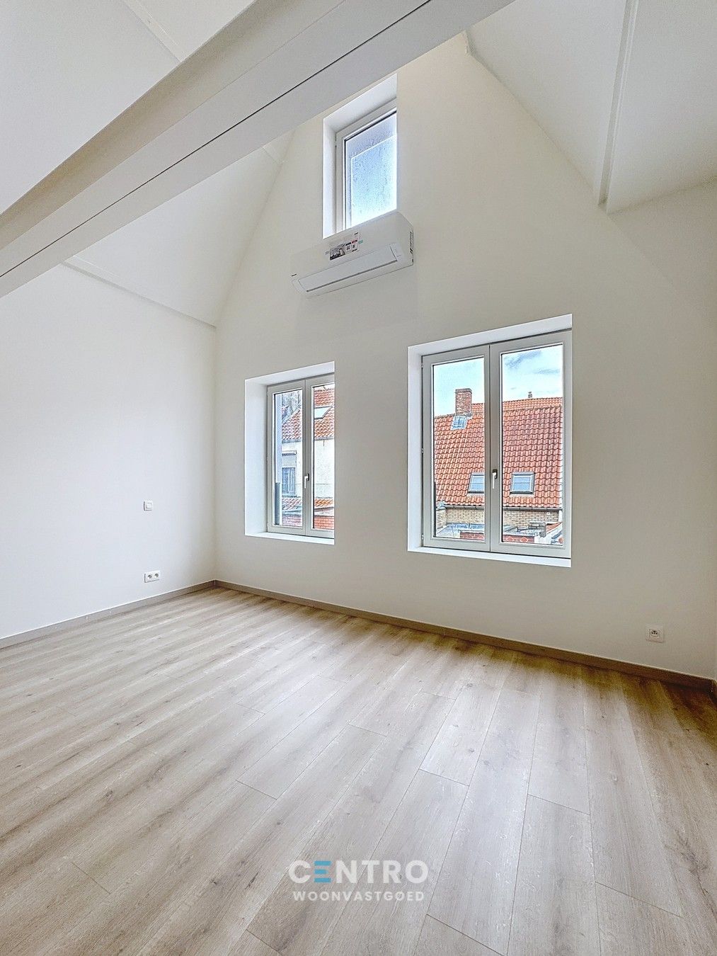 Volledig gerenoveerde KARAKTERWONING met 3 slaapkamers en zonnige stadstuin in hartje Brugge foto 9
