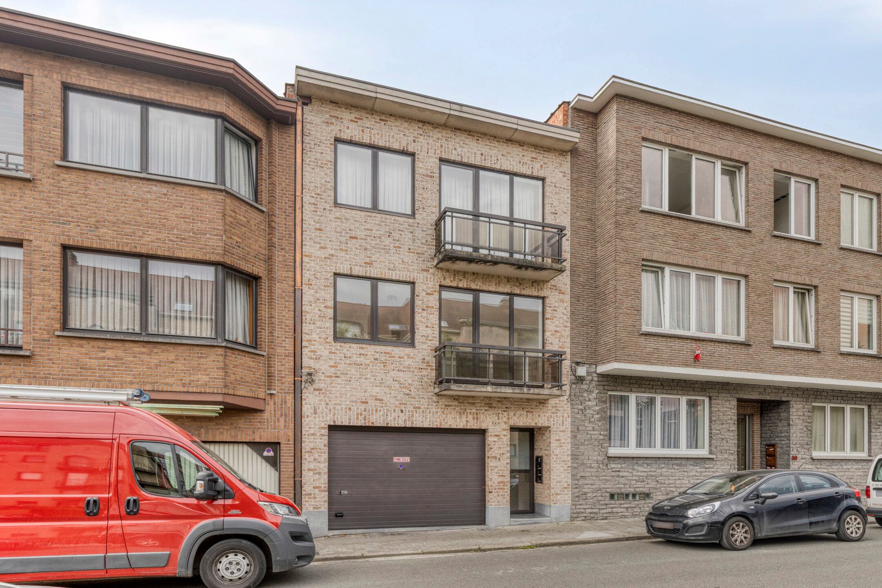 TOPPER! INSTAPKLAAR APPARTEMENT IN KLEINSCHALIG GEBOUW foto 2