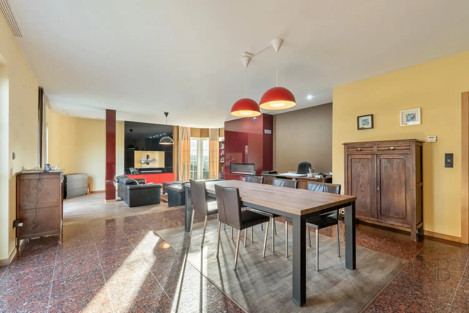 Ruime zuiderse gezinswoning  met 3 slaapkamers foto 9