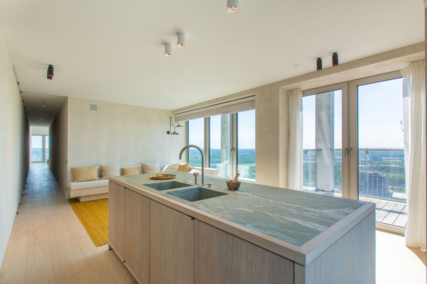 Exclusief wonen op grote hoogte in hartje Nieuw Zuid foto 9