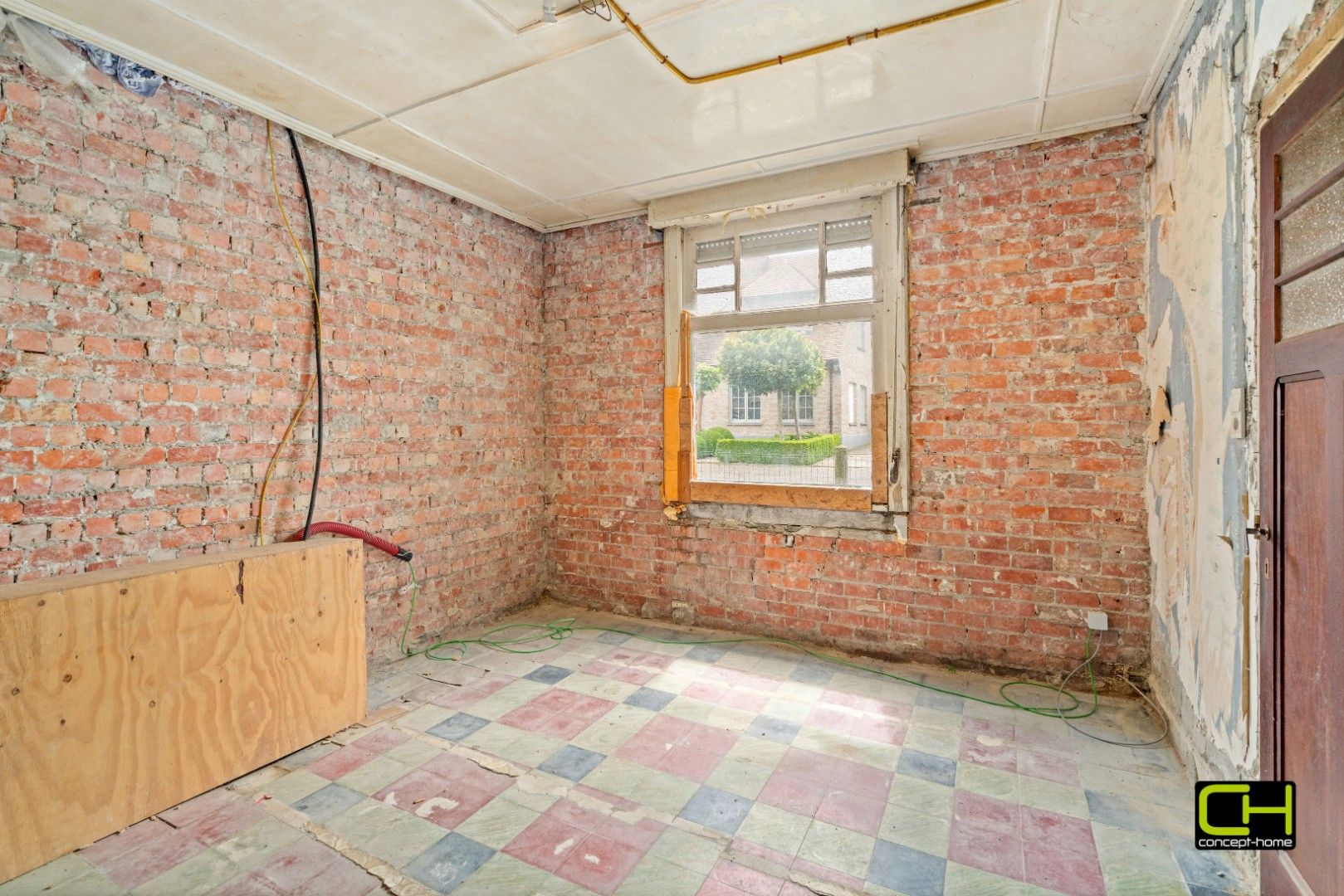 Te renoveren woning te koop in Sleidinge foto 6