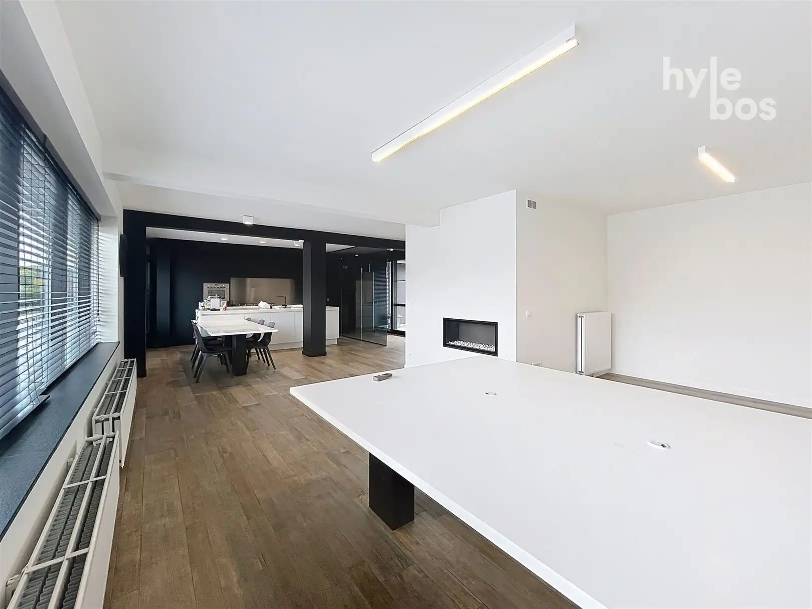 Ruime, moderne kantoorruimte  foto 3