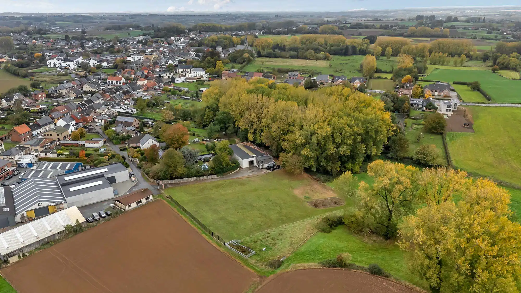 Loods (600m²)  met woonmogelijkheid op rustige locatie foto 11