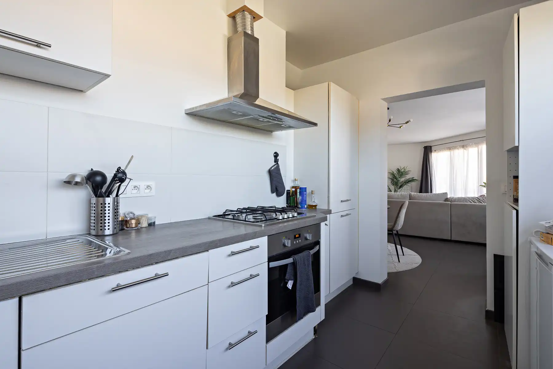 Gerenoveerd appartement met 2 slaapkamers foto 11