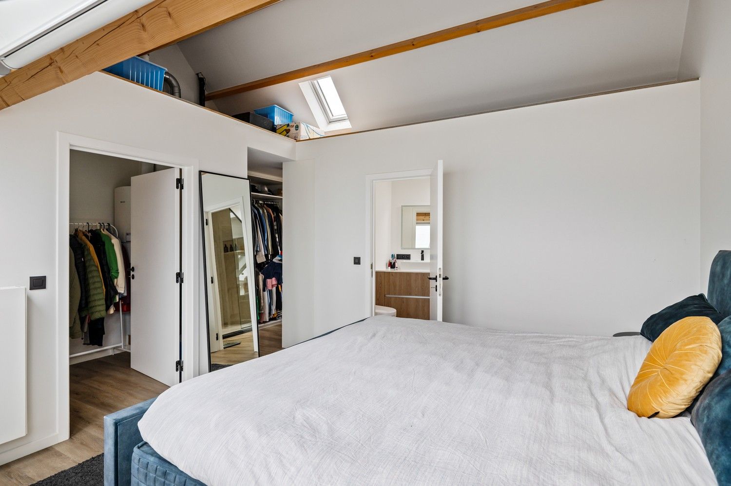 Prachtig en hedendaags gerenoveerde woning met zwembad te Lier foto 23