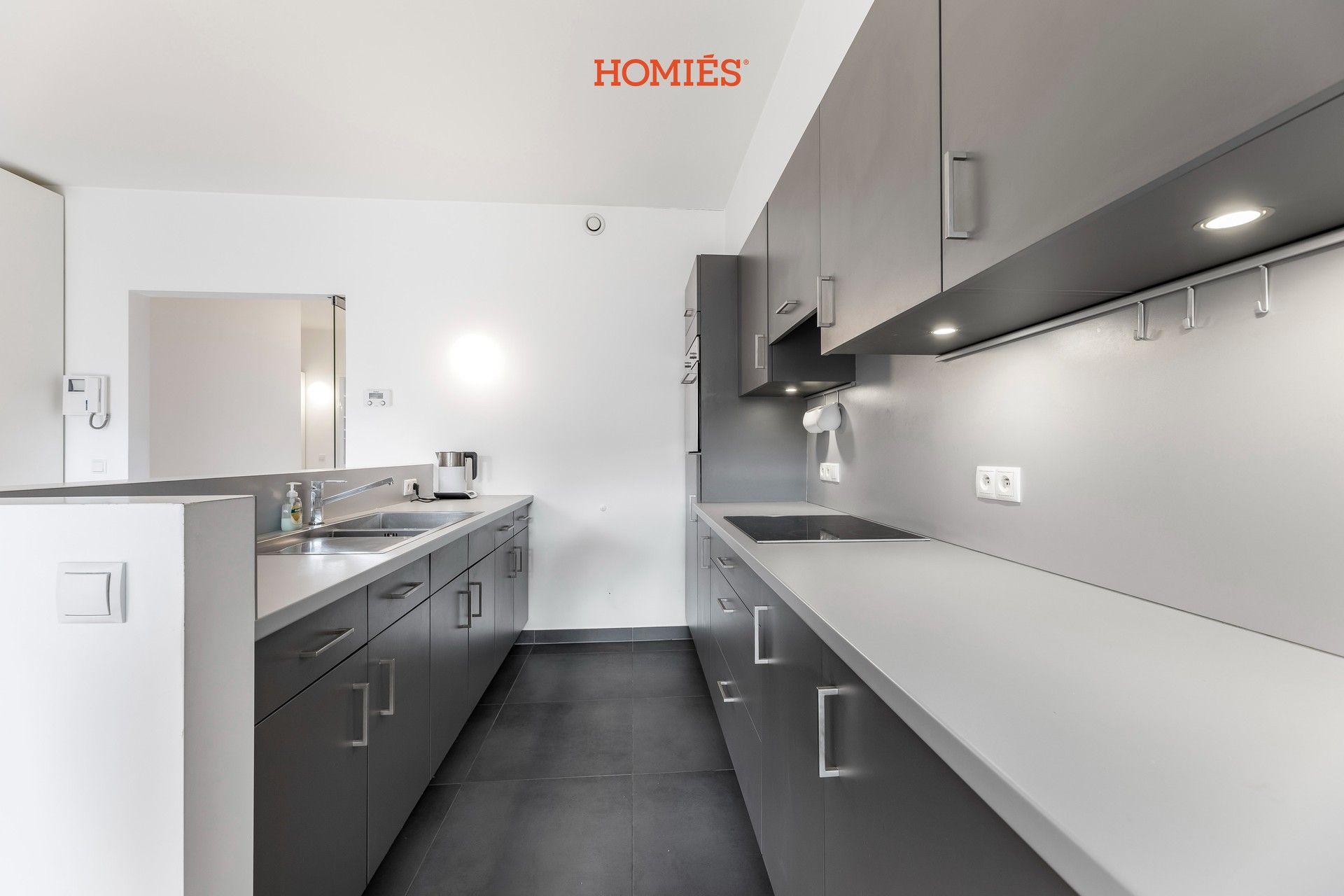 Ruim appartement met 2slpk, terras en autostaanplaats foto 12