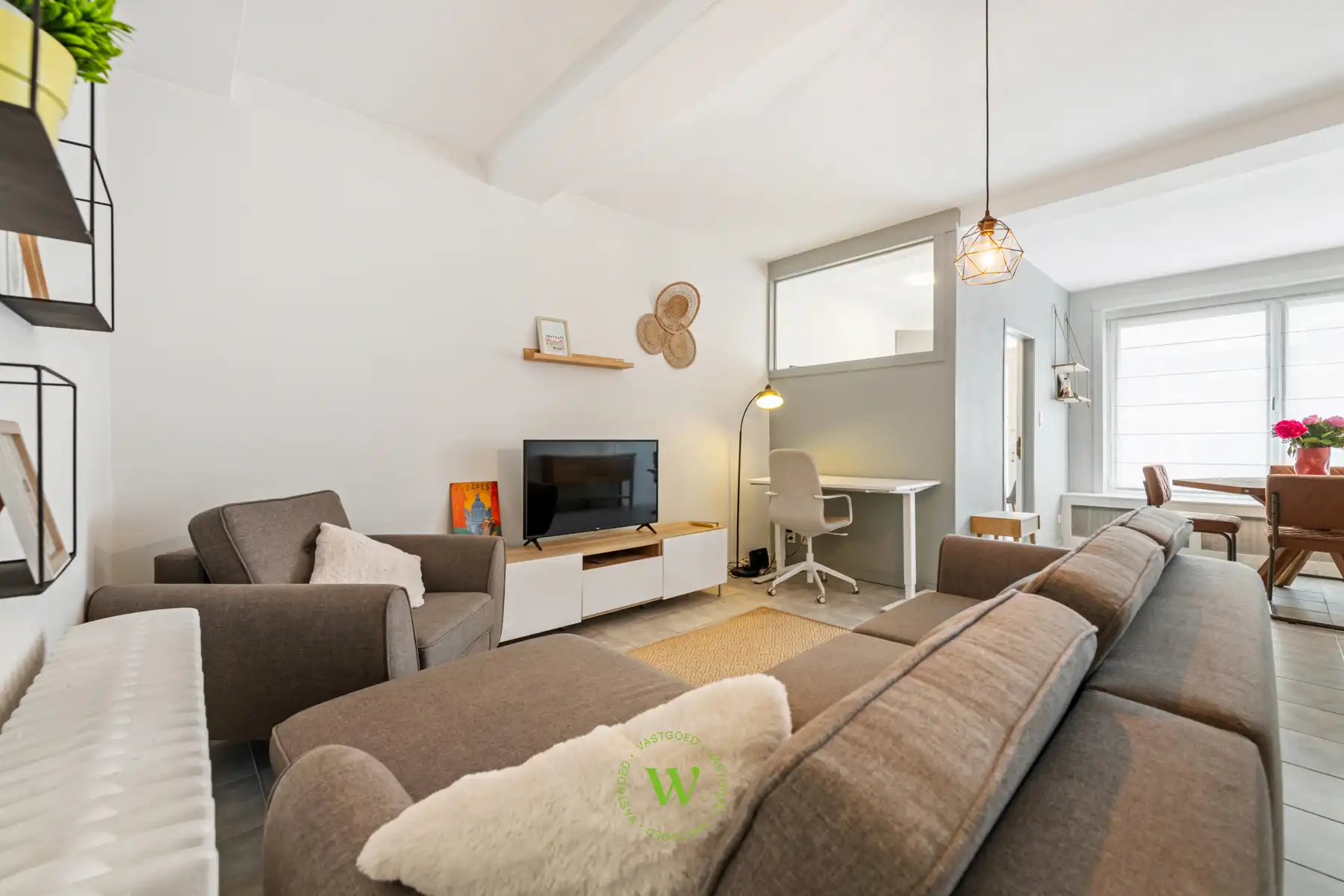 Lichtrijk gelijkvloers appartement met private inkom foto 9