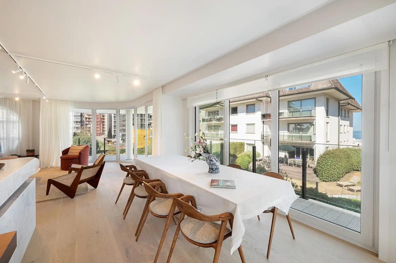 Appartement met zeezicht, gelegen in een villaresidentie in hartje Zoute. foto 15