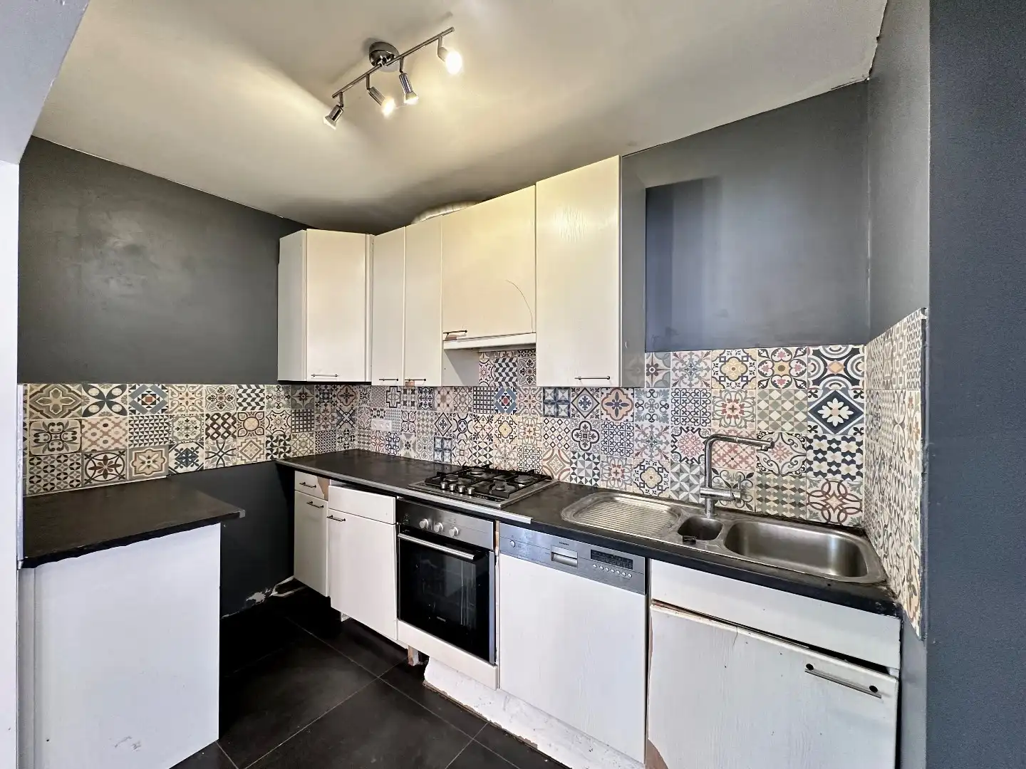 moderne halfopen bebouwing op rustige ligging nabij het centrum van Tongeren foto 6