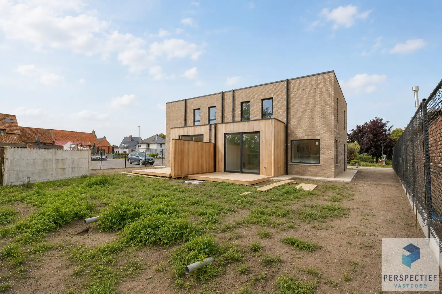 Rustig gelegen afgewerkte moderne nieuwbouwwoning (BEN) met garage en tuin foto 3