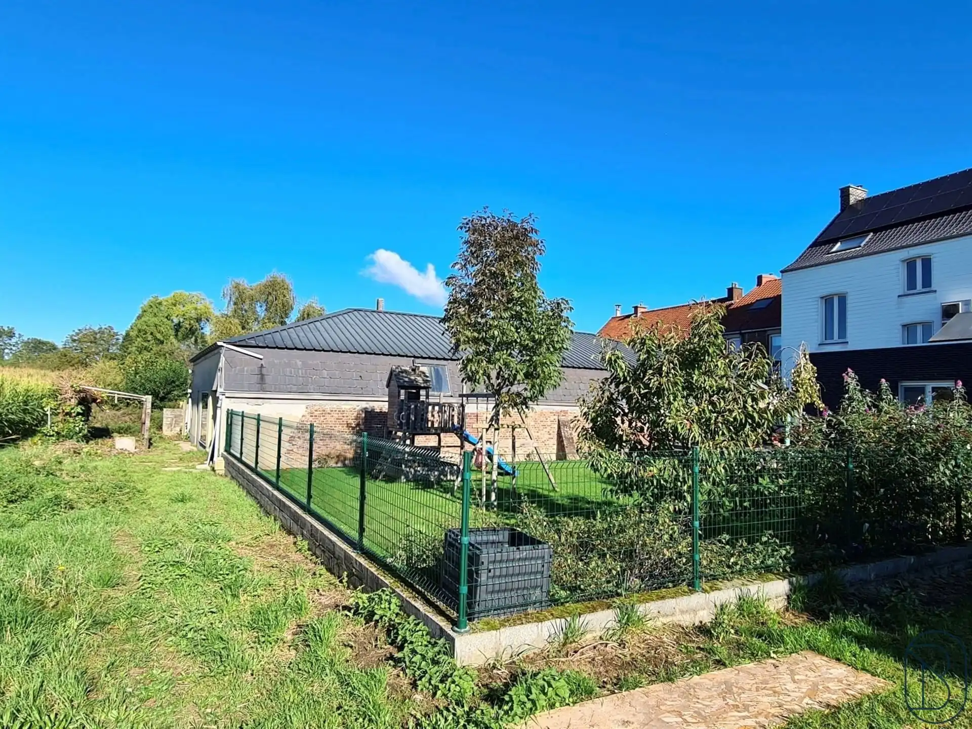 FEESTZAAL met bijhorende woning! foto 3