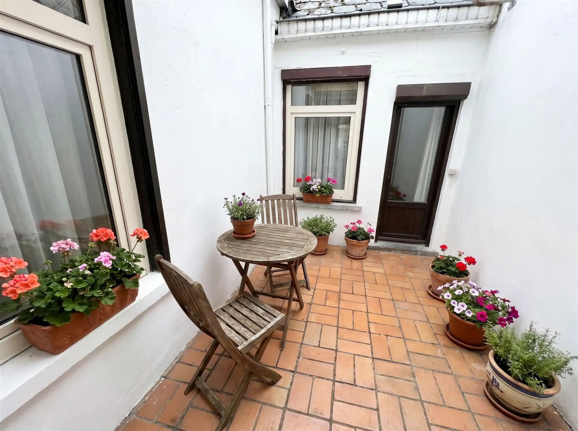 Hoekwoning nabij het centrum foto 9