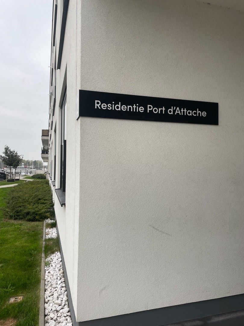 Gemeubelde studio met zonnebalkon en autostandplaats dichtbij foto 13