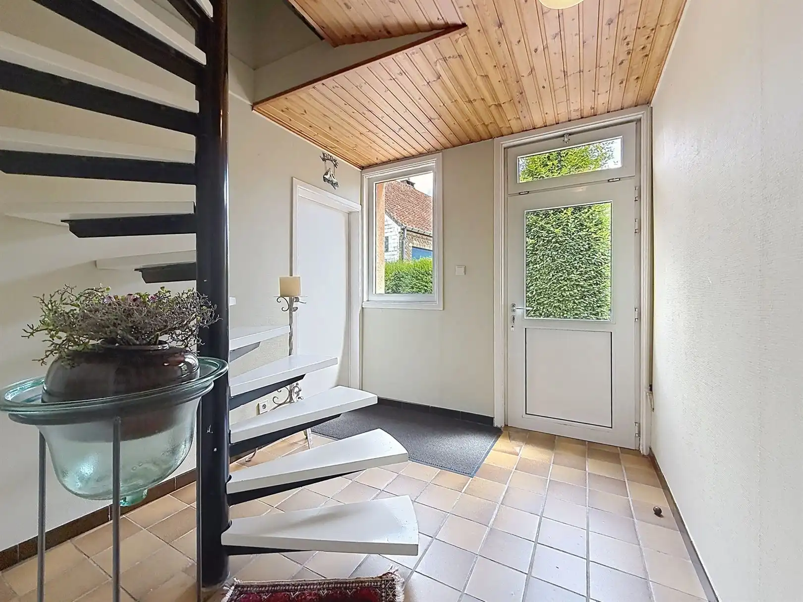 Ruime woning met extra woon- of werkpotentieel  foto 21