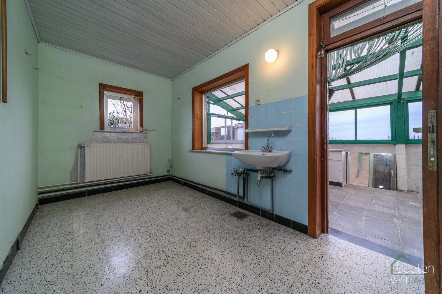 Steenkerke: Prachtig gelegen landhuis langs de Lo-vaart tussen Veurne en Alveringem op 38a 90ca grondopp. foto 12