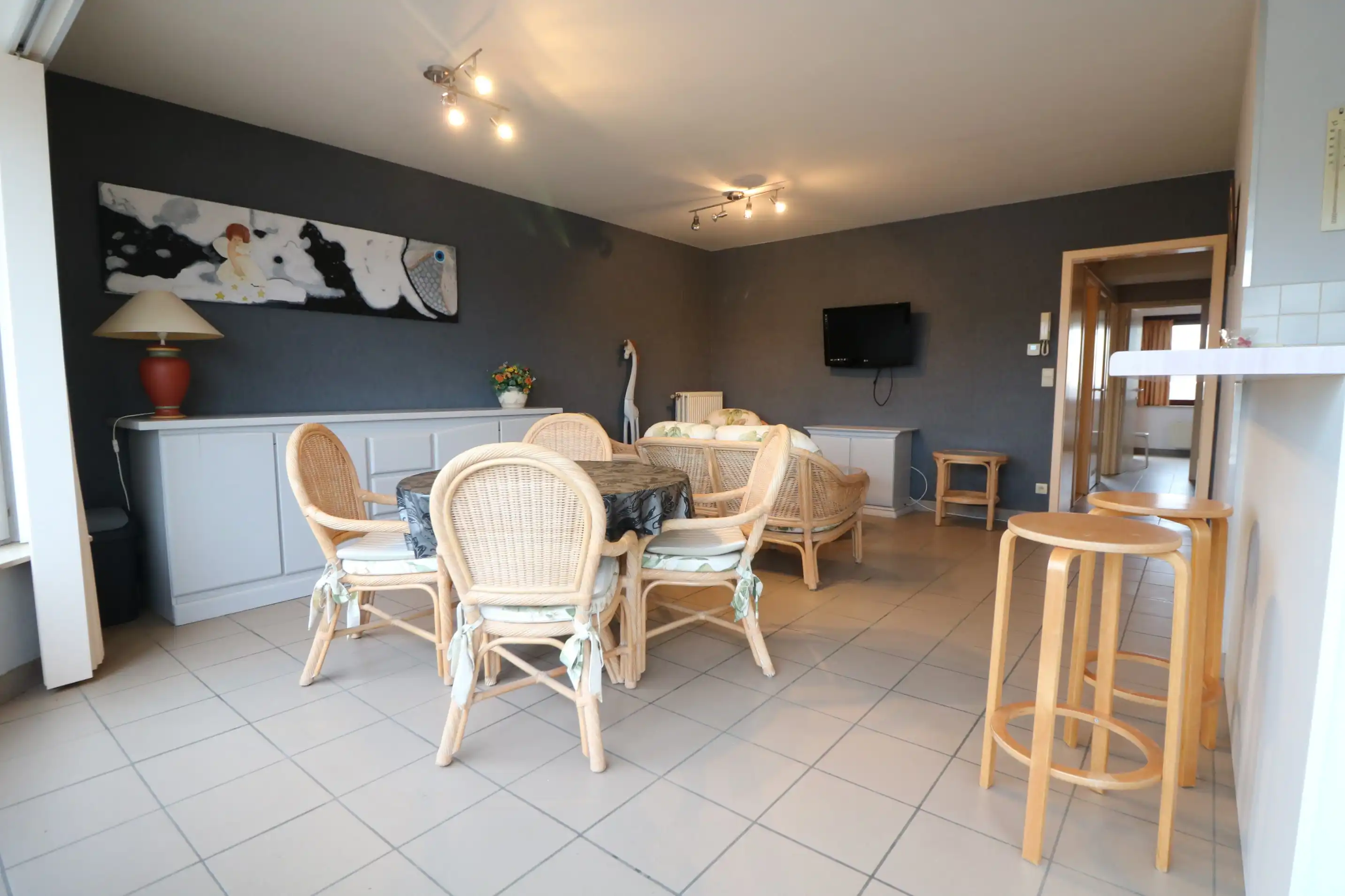 Goed onderhouden 2-slaapkamerappartement aan de Jachthaven van Blankenberge.  foto 3