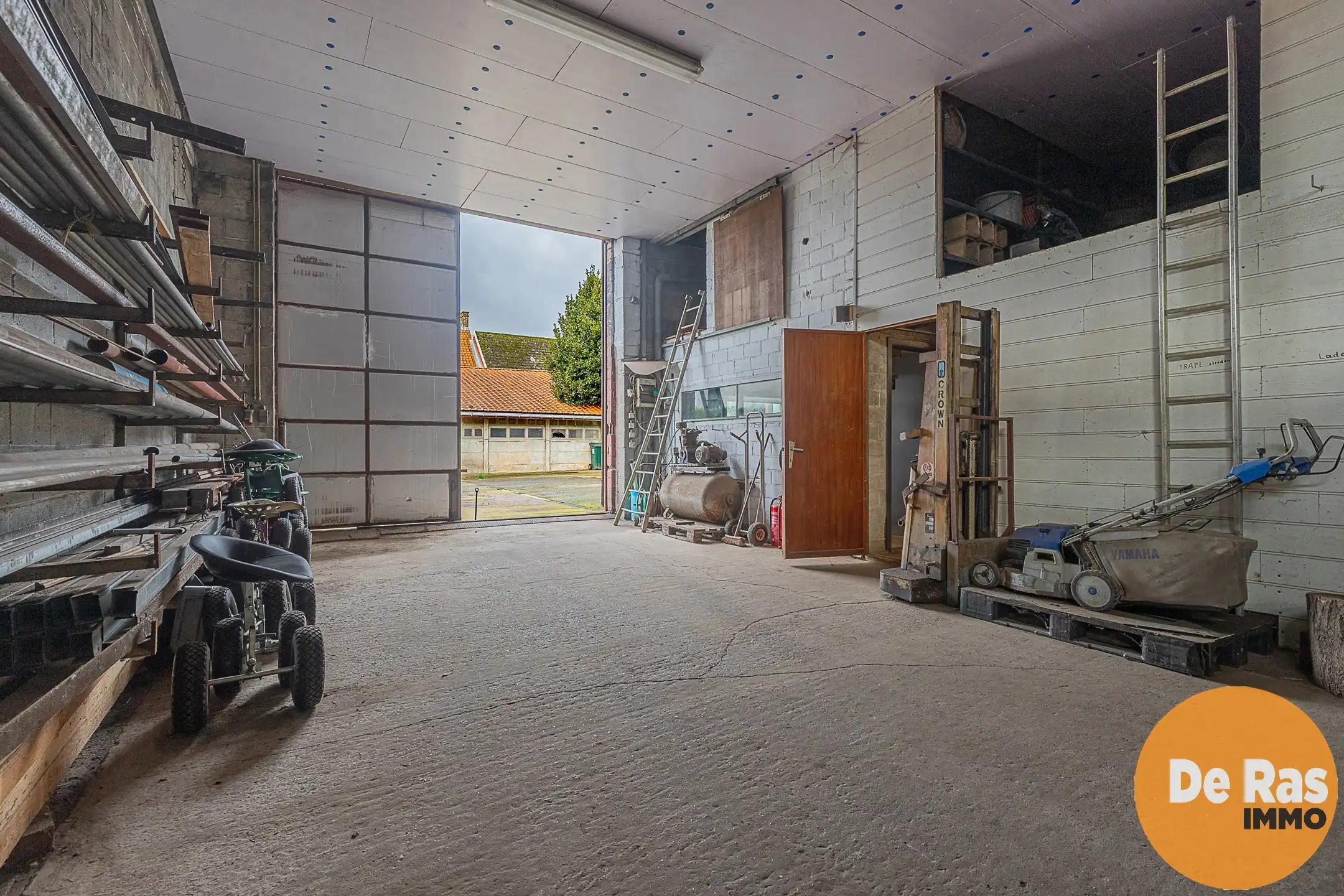 ROZEBEKE - Karakteristieke burgerwoning met loods foto 22