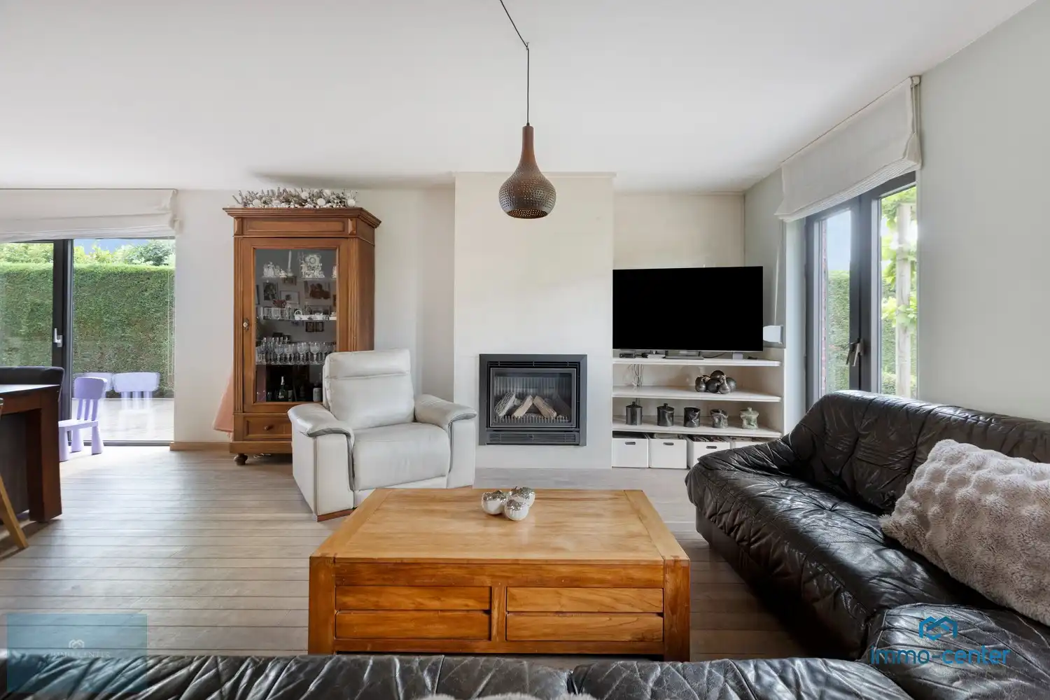 Instapklare vrijstaande woning met 4 slaapkamers en prachtige tuin foto 5